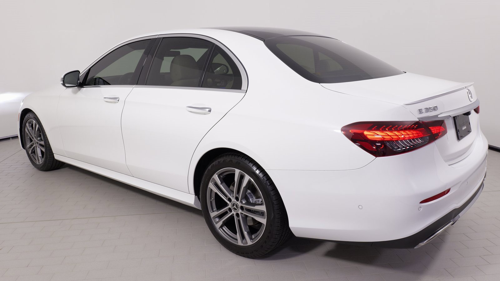 Used 2021 Mercedes-Benz E 350 Sedan image 34