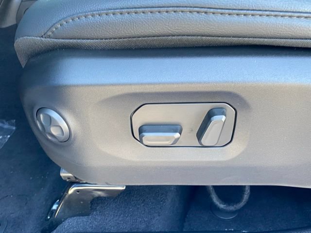 New 2025 Jeep Wrangler Unlimited Sahara AWD/4WD image 16