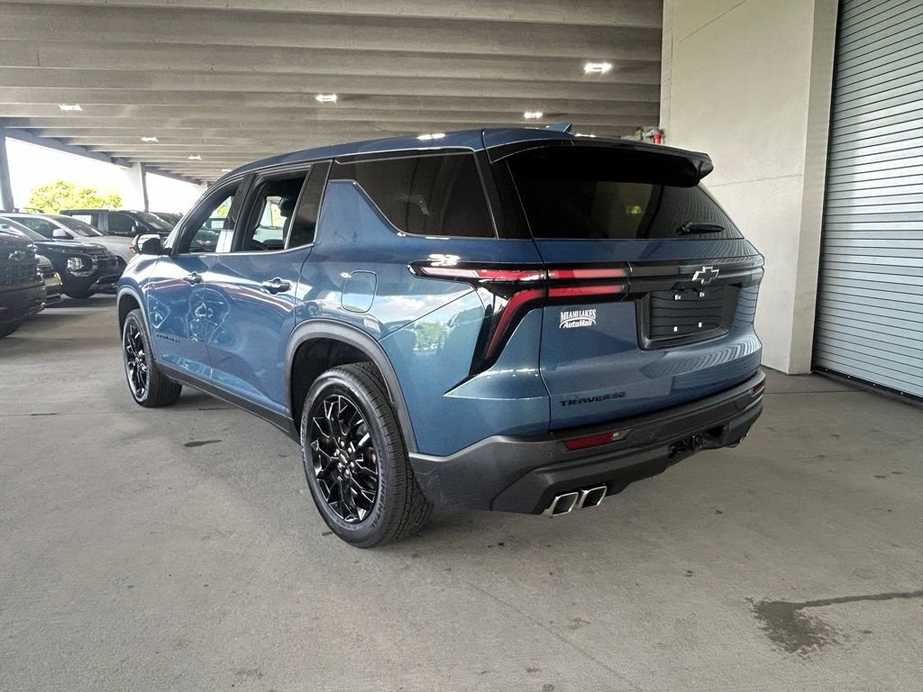 Used 2024 Chevrolet Traverse LS w/ Midnight/Sport Edition FWD image 3