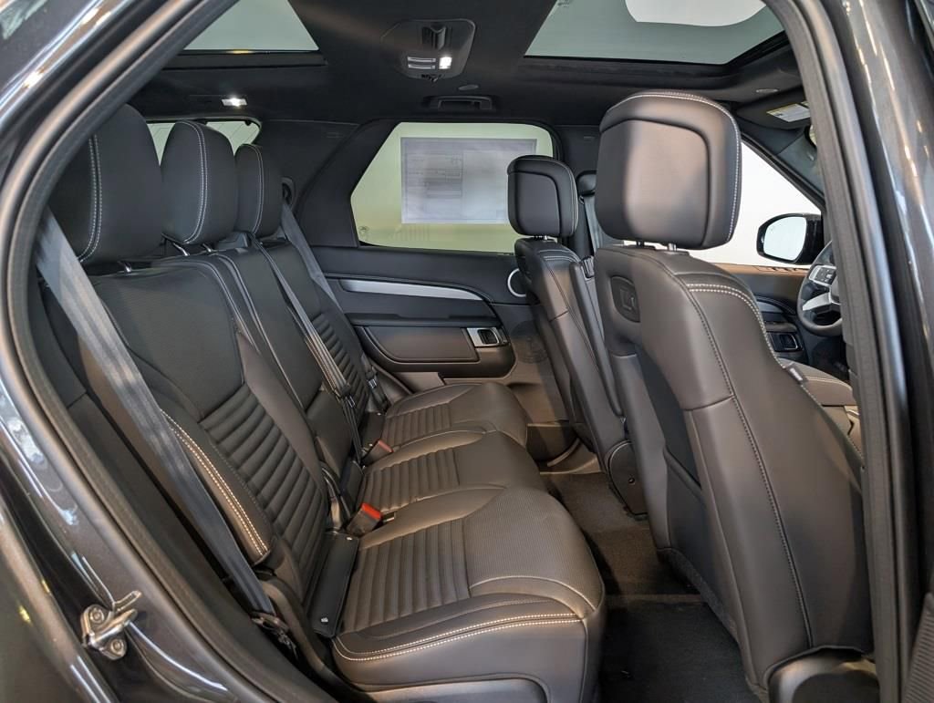 New 2026 Land Rover Discovery Limited Edition image 30