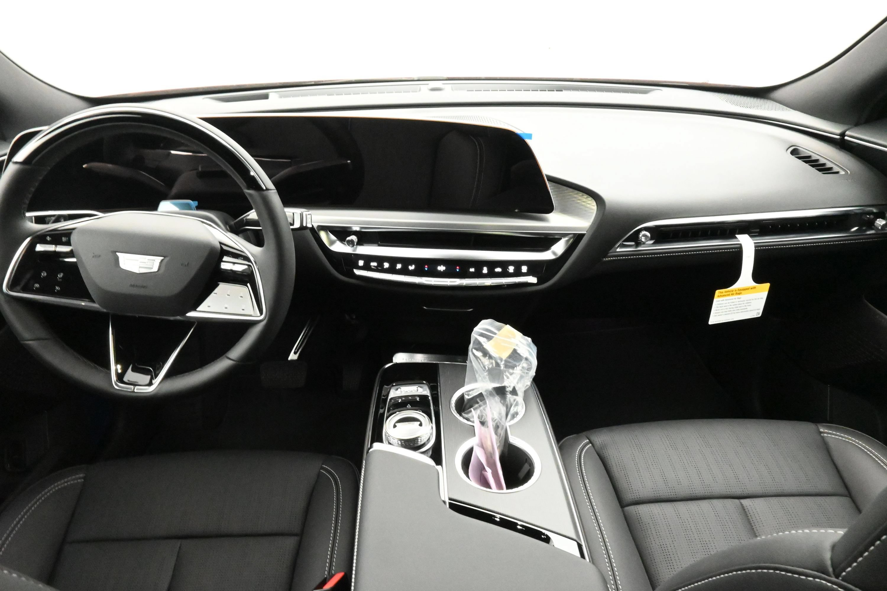 New 2026 Cadillac Lyriq Luxury w/ LPO, Floor Liner Package AWD/4WD image 10