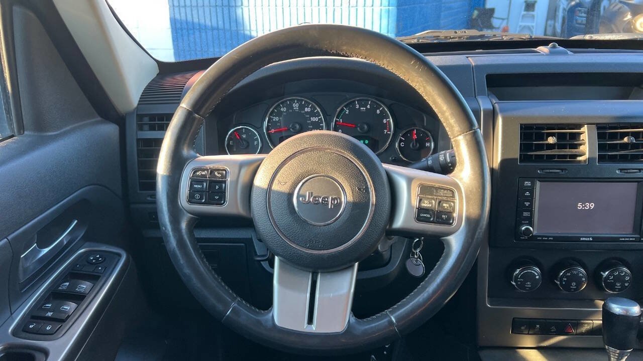 Used 2011 Jeep Liberty Renegade w/ Navigation Convenience Group image 12