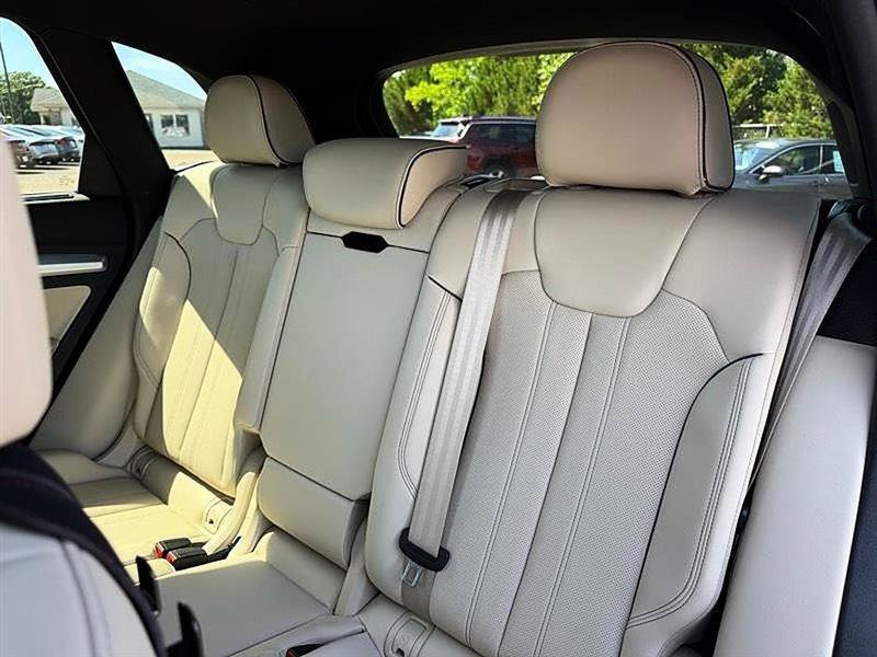 Used 2024 Audi Q5 2.0T Prestige w/ Prestige Package AWD/4WD image 49