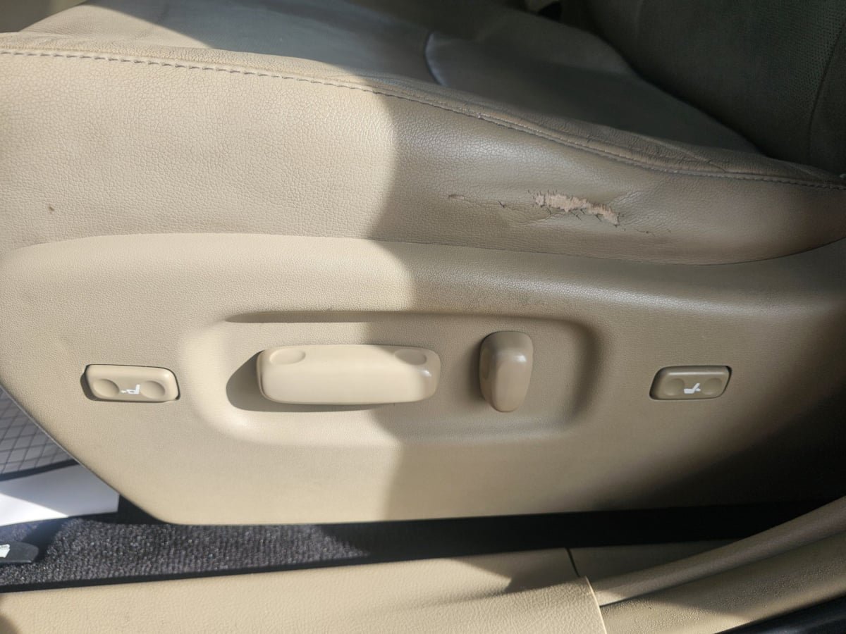 Used 2013 Toyota Highlander Limited FWD image 12