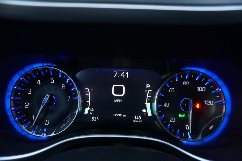 Used 2024 Chrysler Pacifica Touring-L image 22