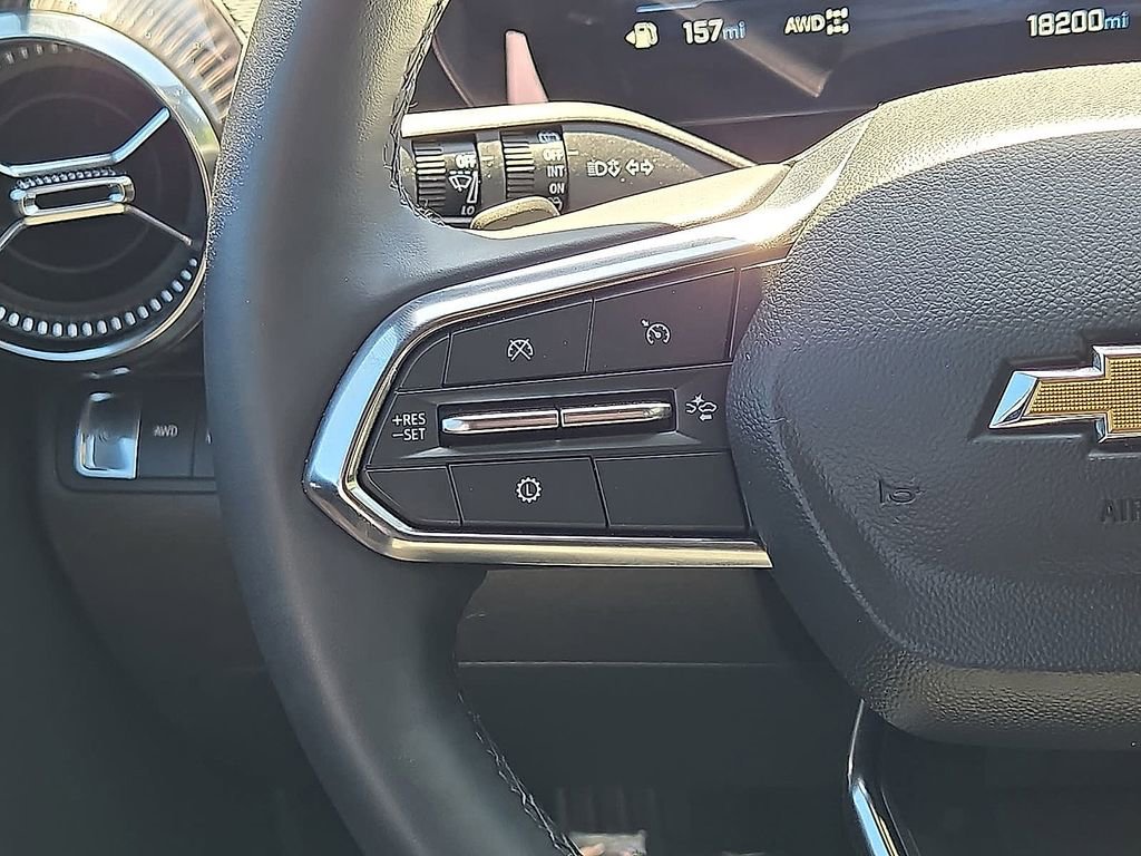 Used 2025 Chevrolet Equinox LT AWD/4WD image 17