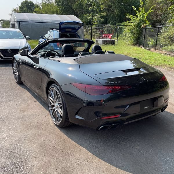 Used 2022 Mercedes-Benz SL 63 AMG 4MATIC w/ Driver Assistance Package image 6