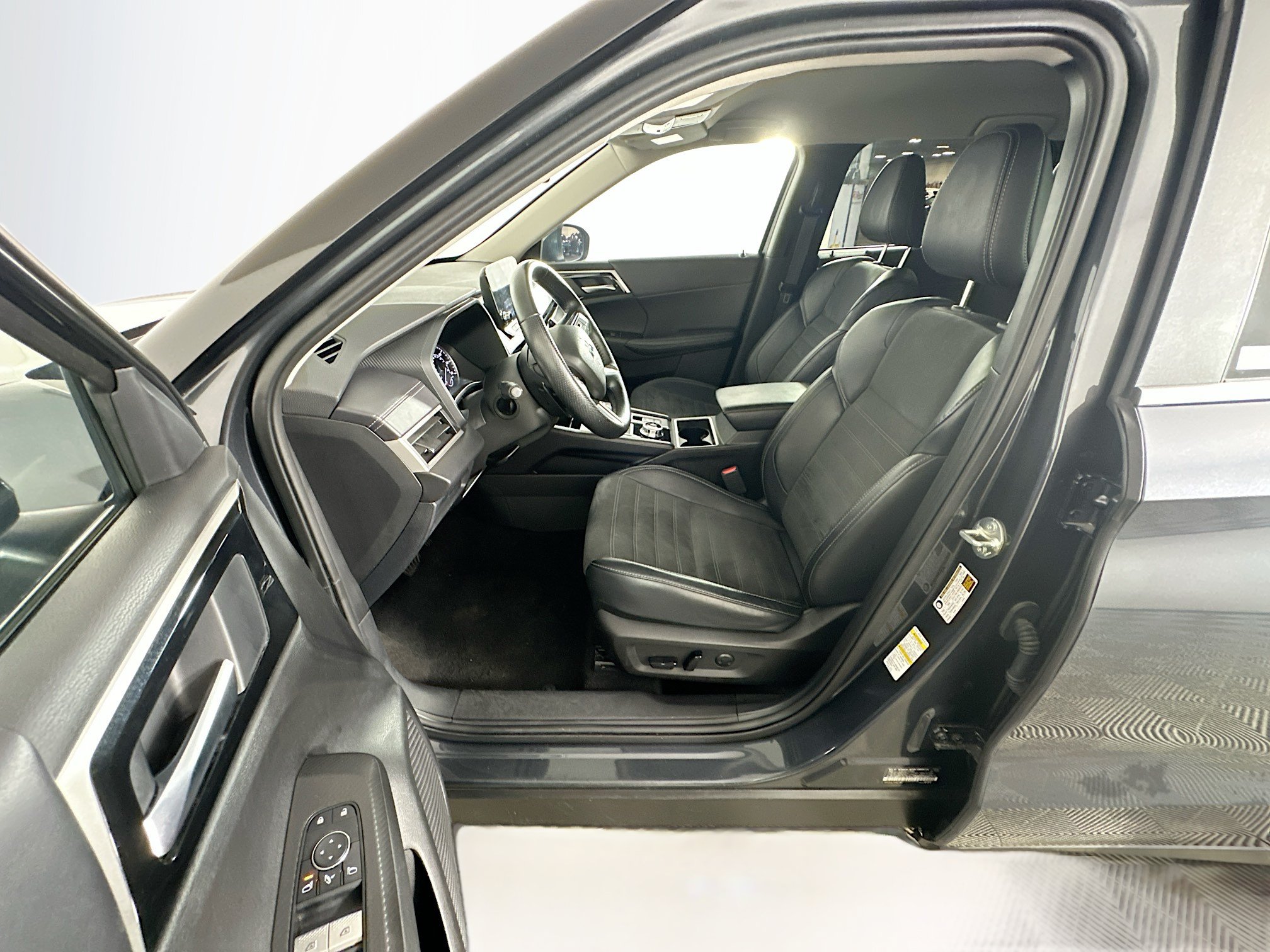Used 2024 Mitsubishi Outlander SE FWD image 13