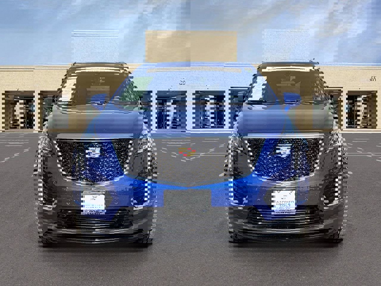 Certified 2023 Cadillac XT5 Sportv w/ Technology Package image 2