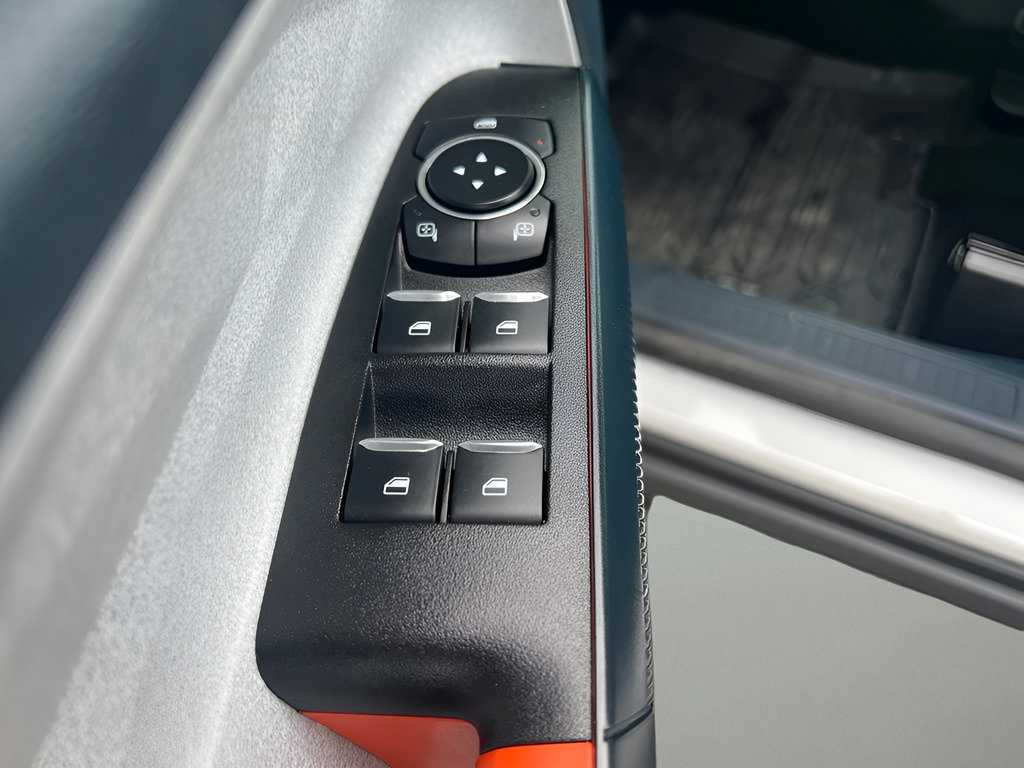 Used 2024 Ford Maverick XLT FWD image 13