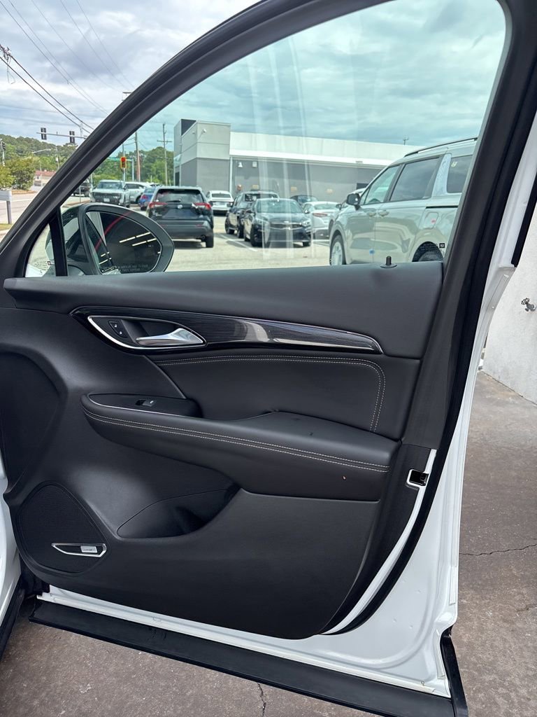 Used 2023 Buick Envision Essence w/ Technology Package I AWD/4WD image 24