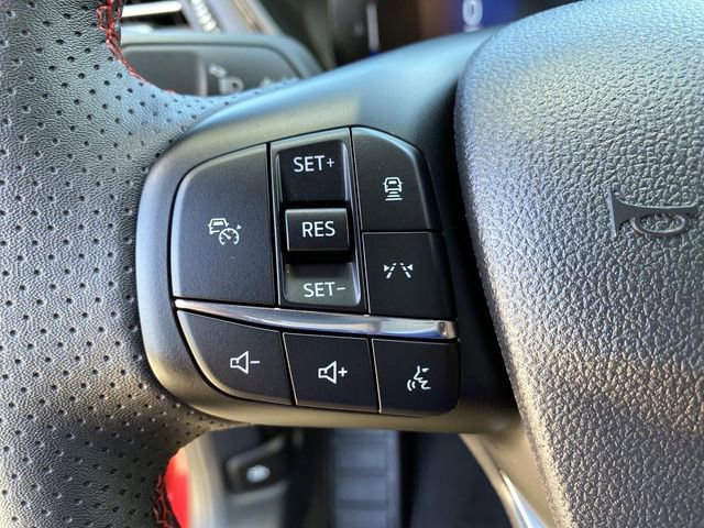 Used 2025 Ford Escape ST-Line w/ Tech Pack #1 AWD/4WD image 17