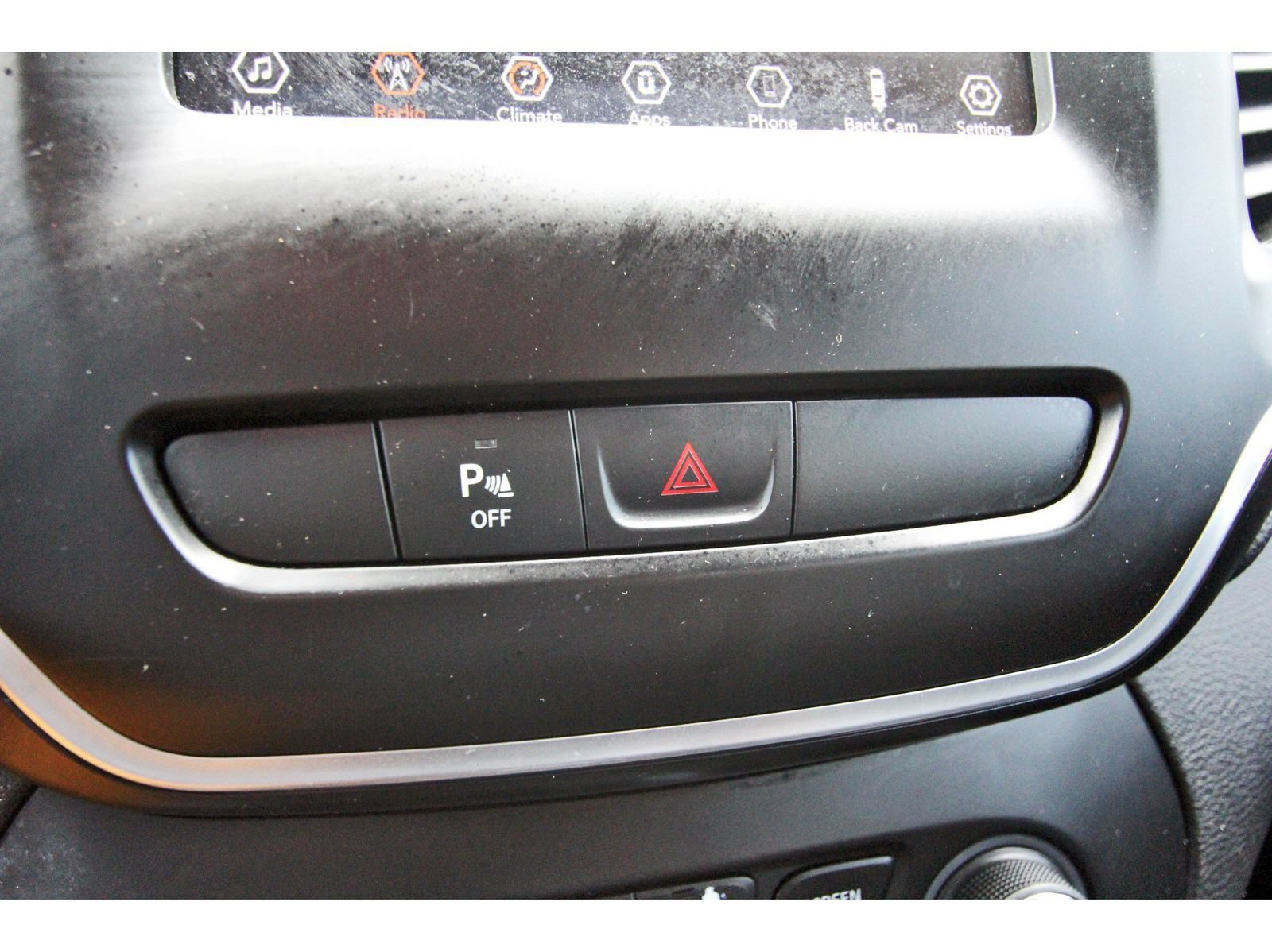 Used 2019 Jeep Cherokee Latitude Plus FWD image 27