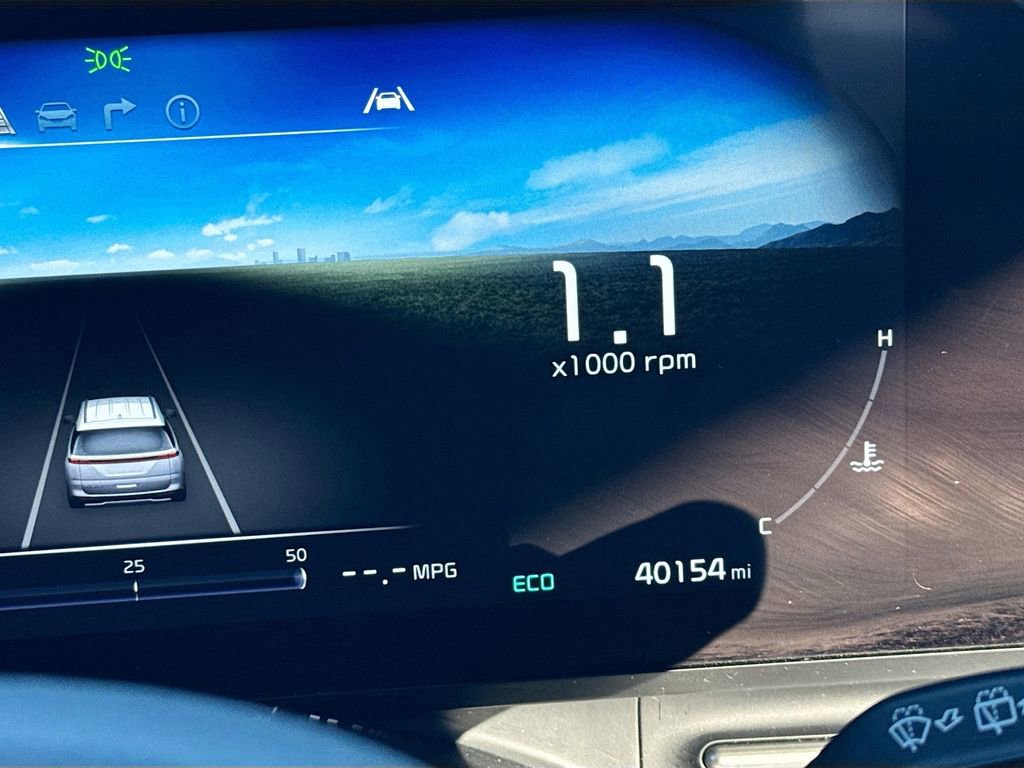 Used 2023 Kia Carnival SX image 12