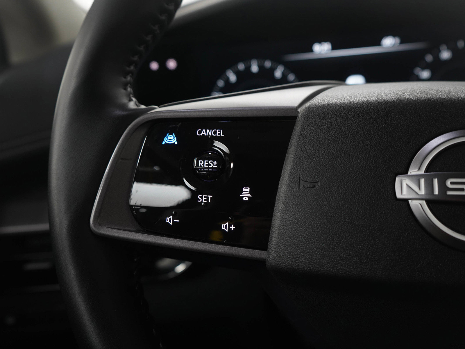 Used 2025 Nissan Murano SV image 25