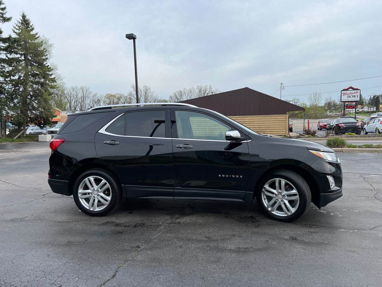 Used 2018 Chevrolet Equinox Premier AWD/4WD image 9
