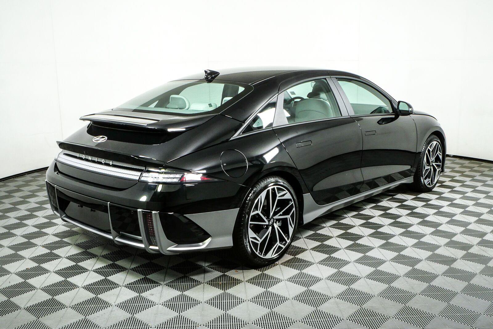 Used 2023 Hyundai Ioniq 6 SEL w/ Cargo Package RWD image 3