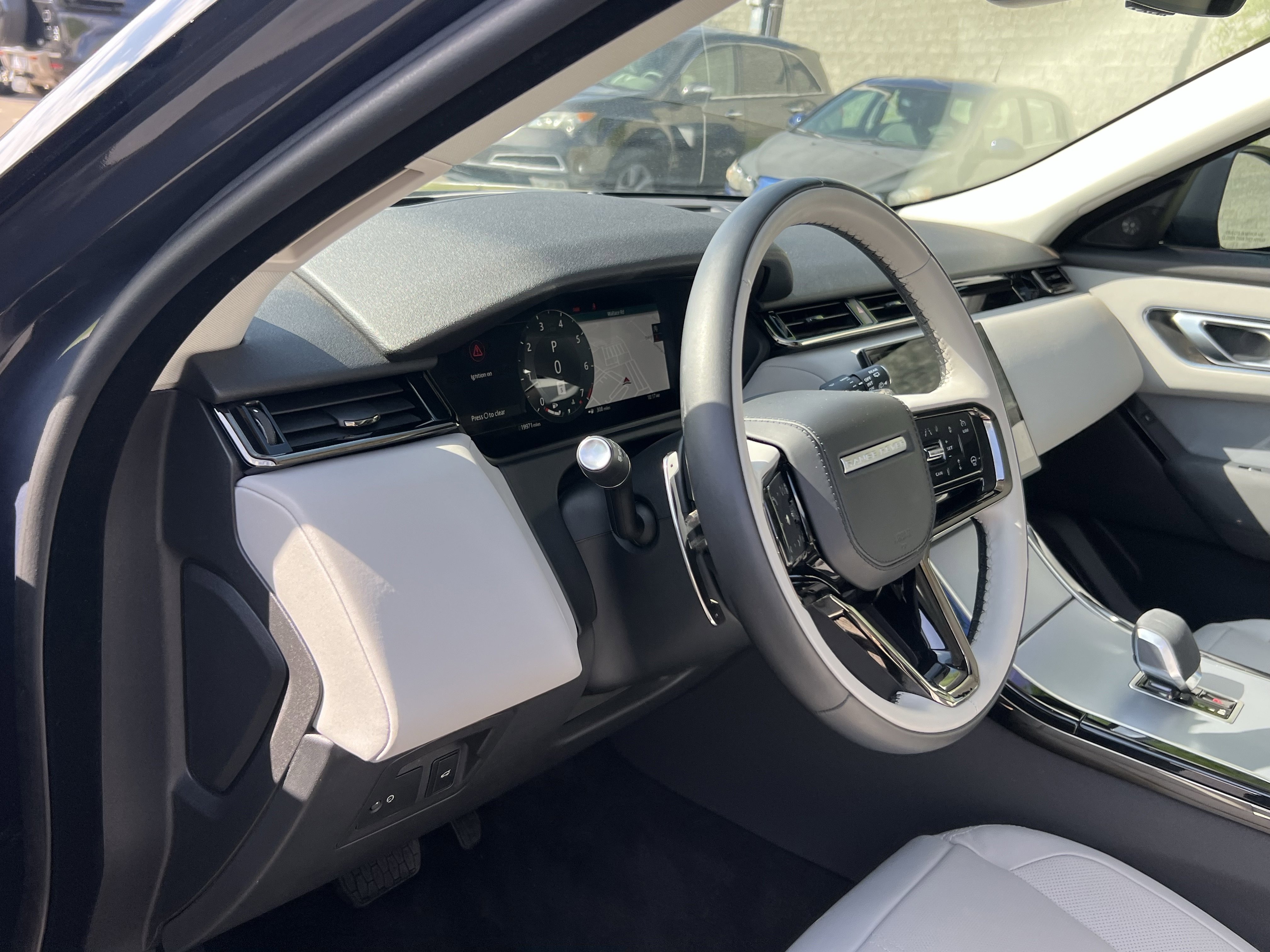 Certified 2025 Land Rover Range Rover Velar S image 20