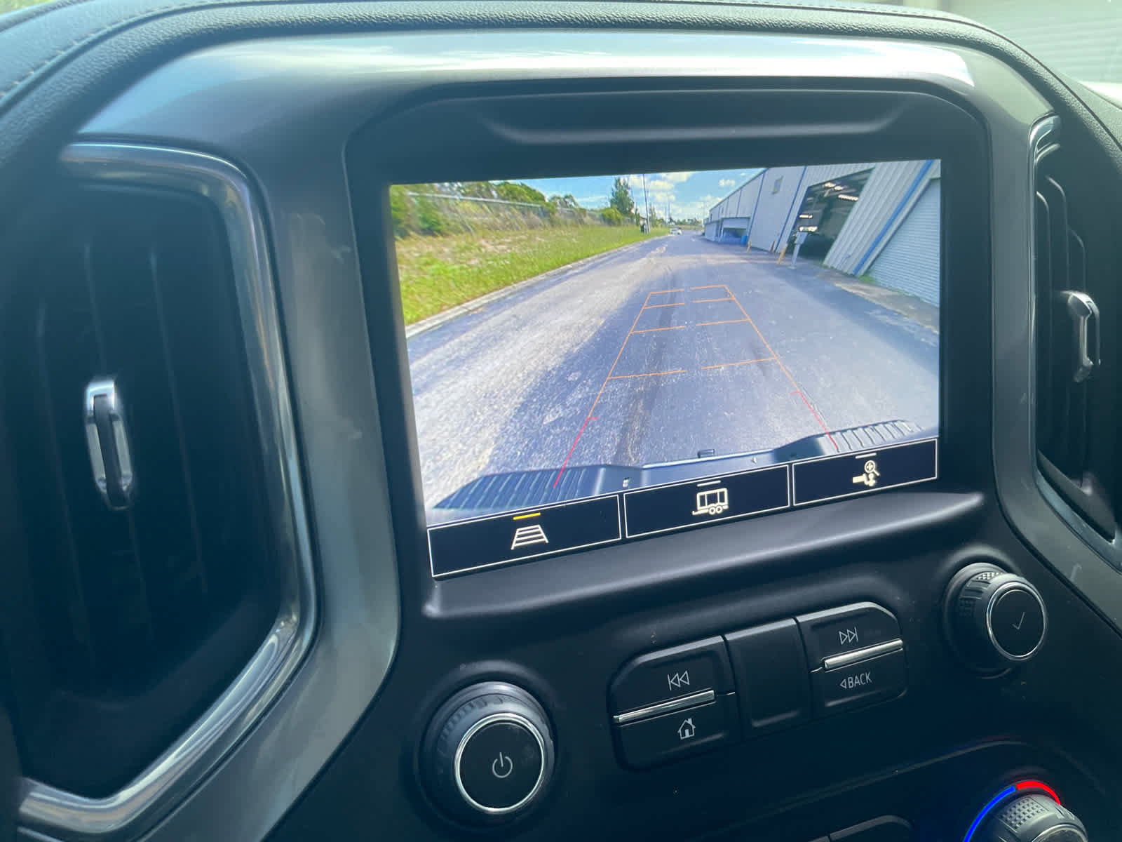 Used 2022 Chevrolet Silverado 1500 LTZ w/ LTZ Premium Package image 27
