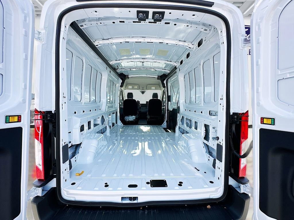 New 2026 Ford Transit 250 148 Medium Roof image 23
