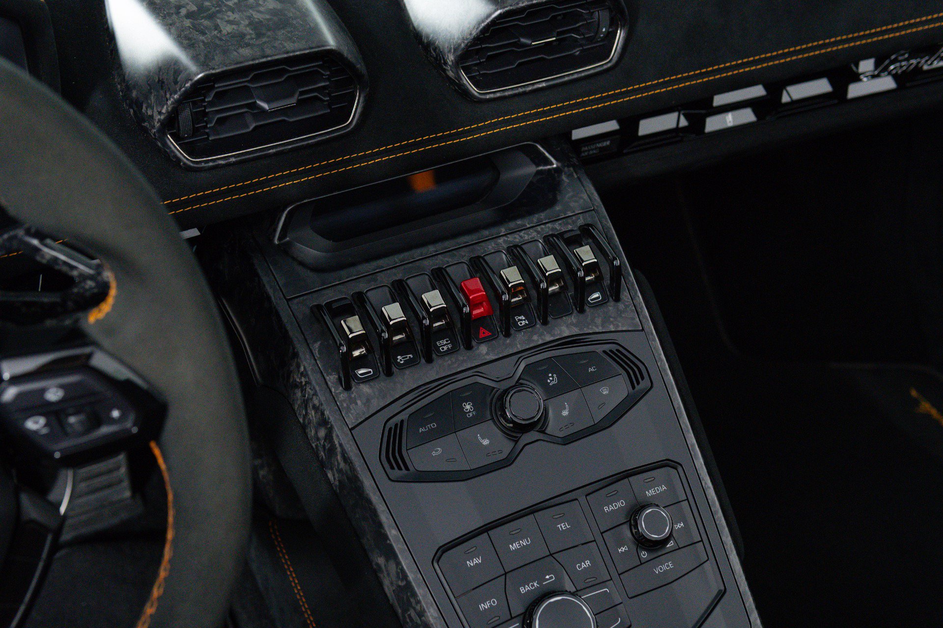 Used 2018 Lamborghini Huracan Performante AWD/4WD image 53