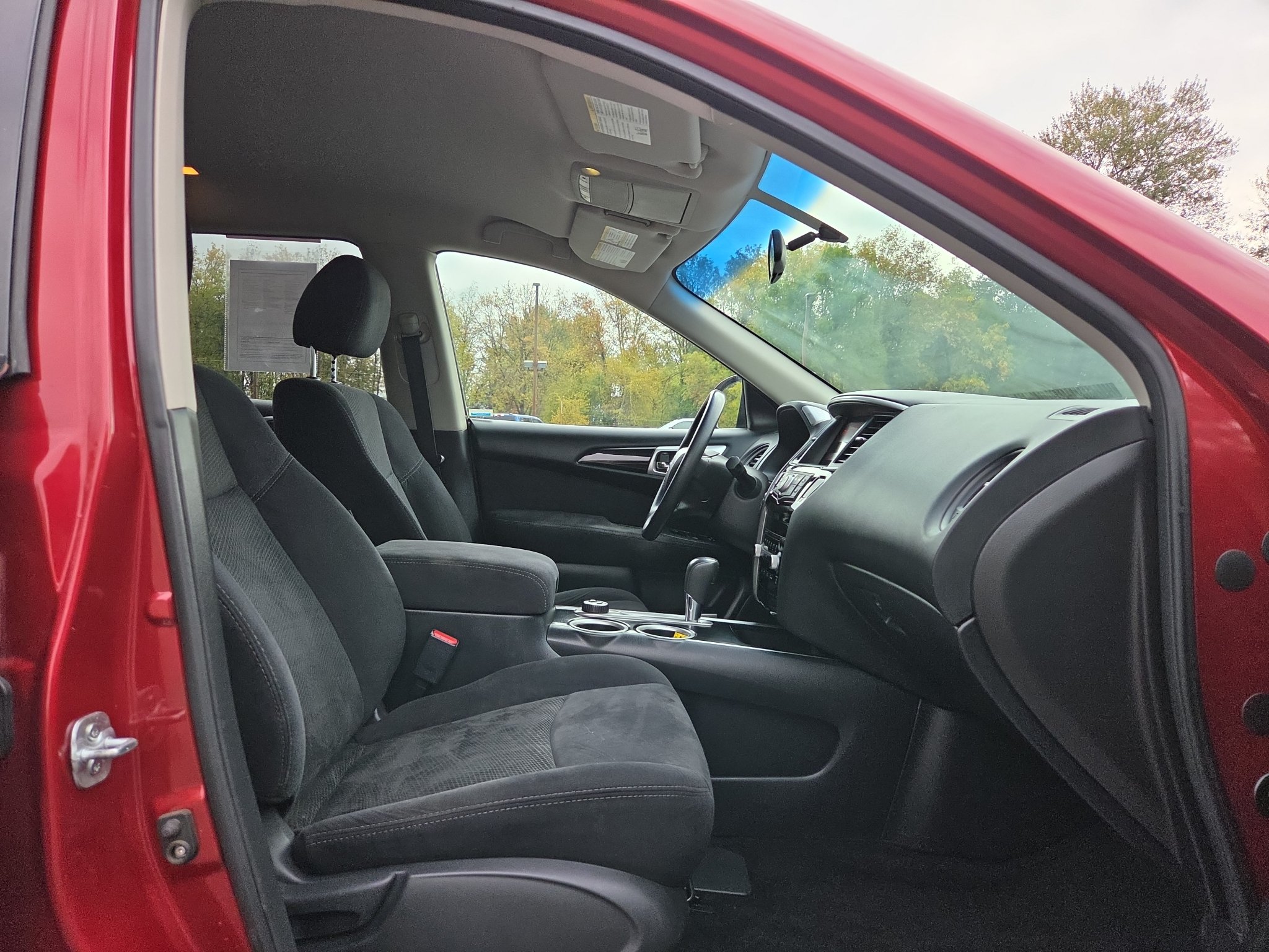Used 2015 Nissan Pathfinder S AWD/4WD image 32