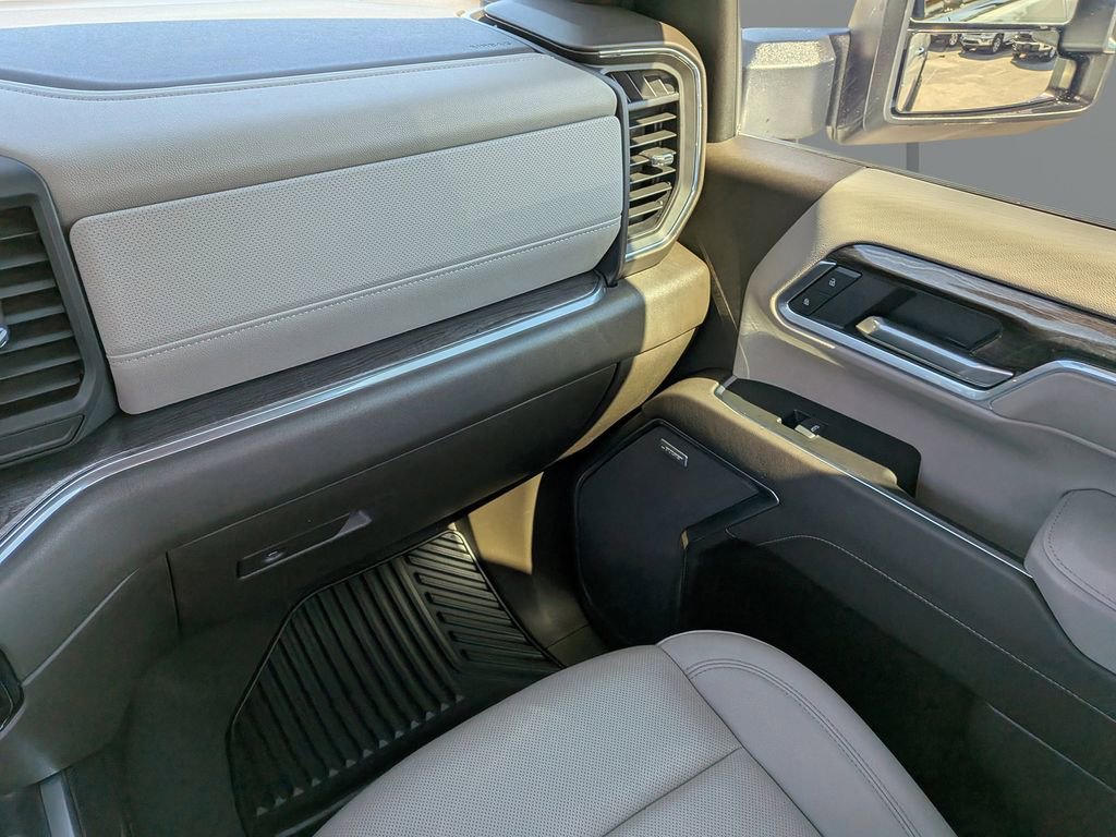 Used 2025 Chevrolet Silverado 2500 LTZ w/ Z71 Chrome Sport Edition image 18