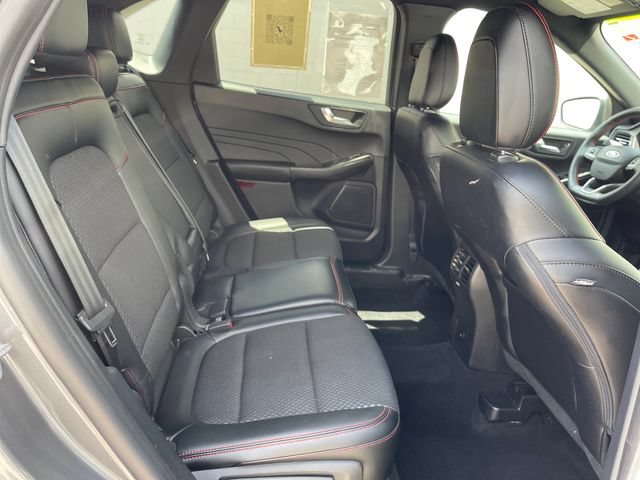 Used 2023 Ford Escape ST-Line w/ Tech Pack #1 AWD/4WD image 31