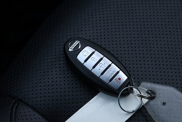 Used 2020 Nissan Rogue SL image 28