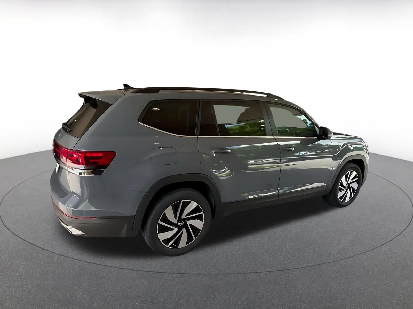 Used 2026 Volkswagen Atlas SE FWD image 11