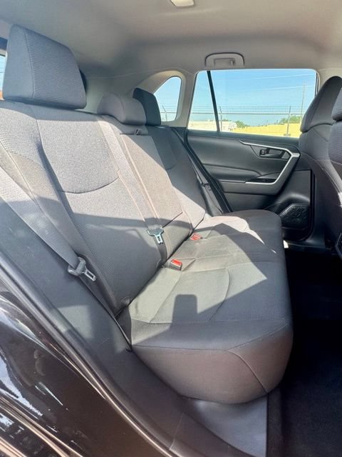 Used 2022 Toyota RAV4 LE AWD/4WD image 12