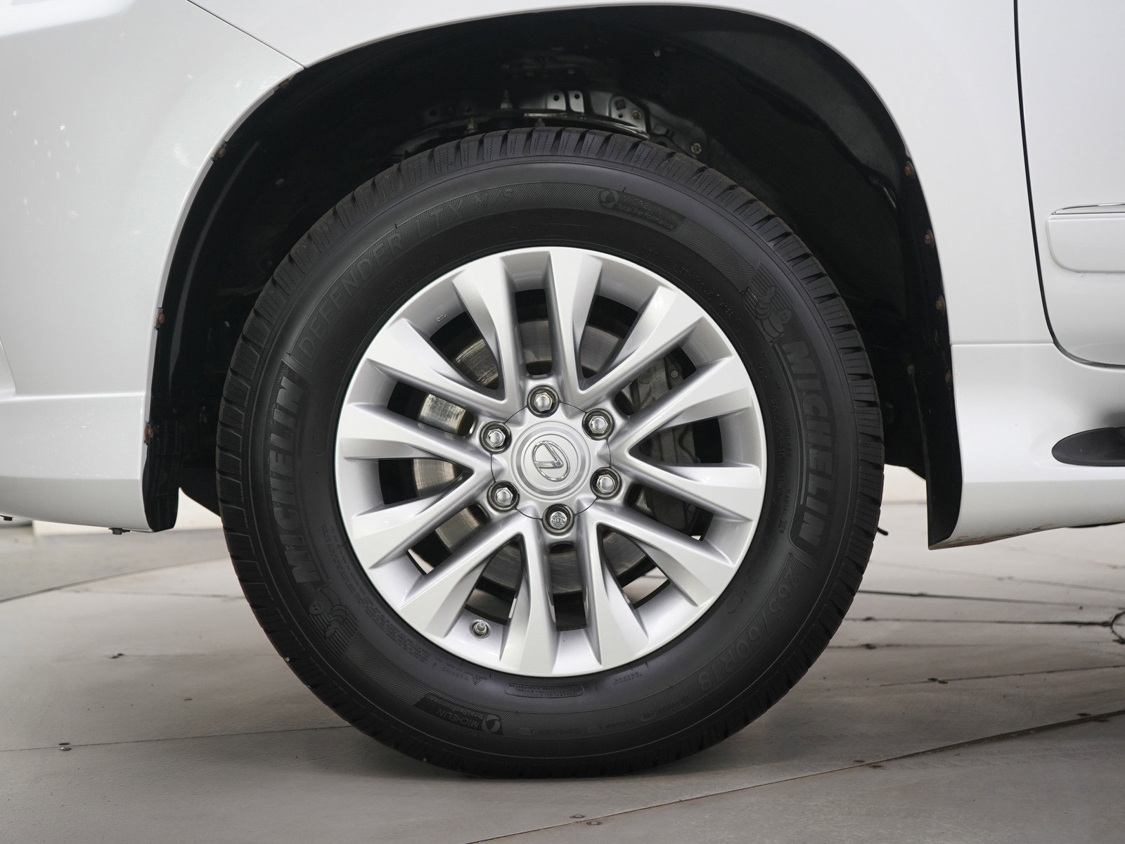 Used 2018 Lexus GX 460 Premium w/ Premium Package image 32