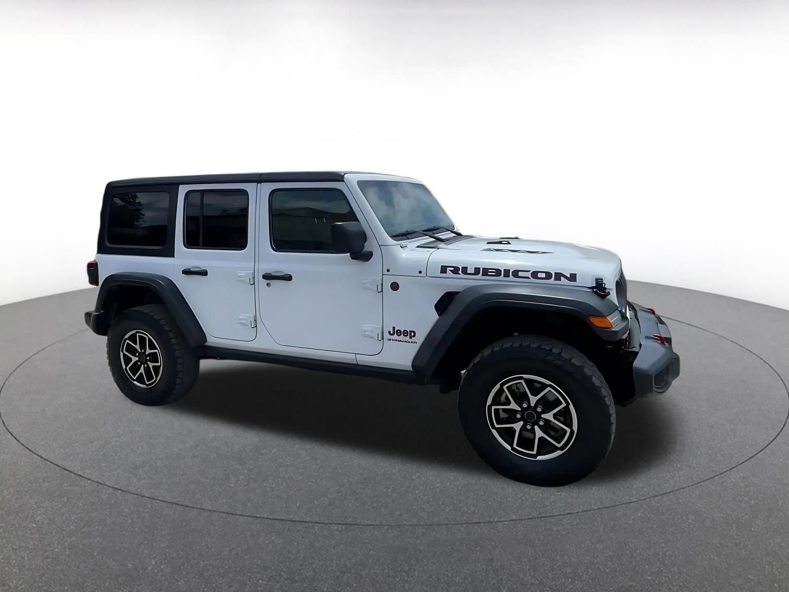Used 2025 Jeep Wrangler Unlimited Rubicon AWD/4WD image 2