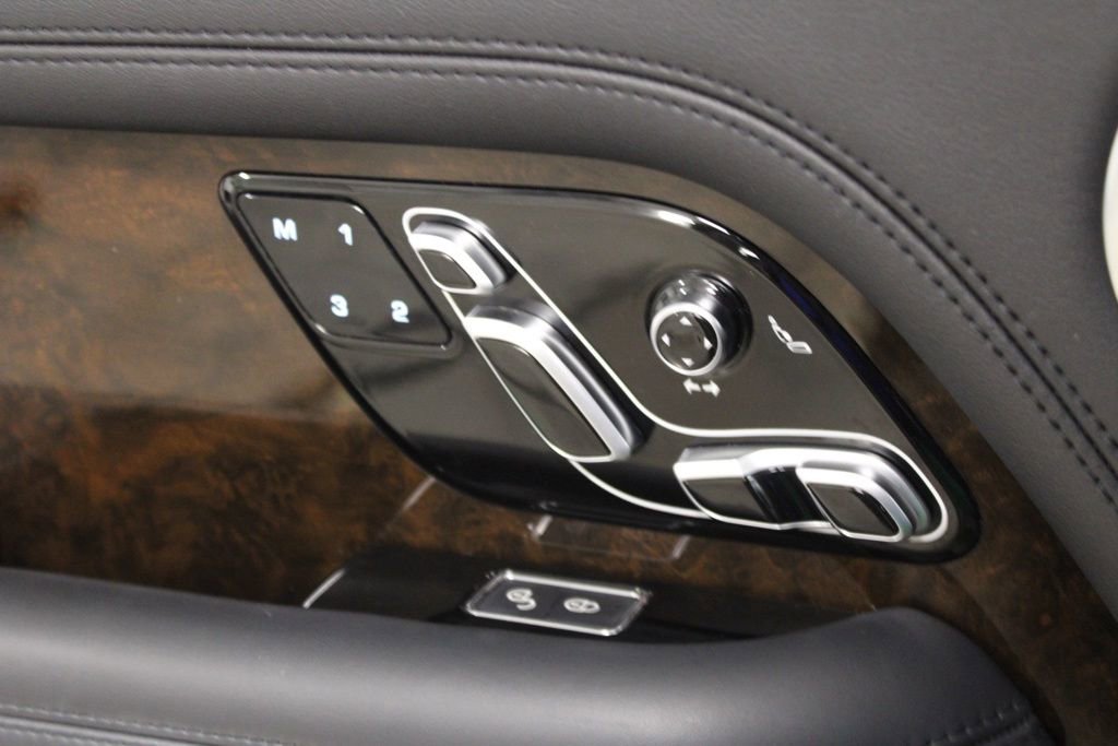 Used 2020 Land Rover Range Rover HSE AWD/4WD image 13