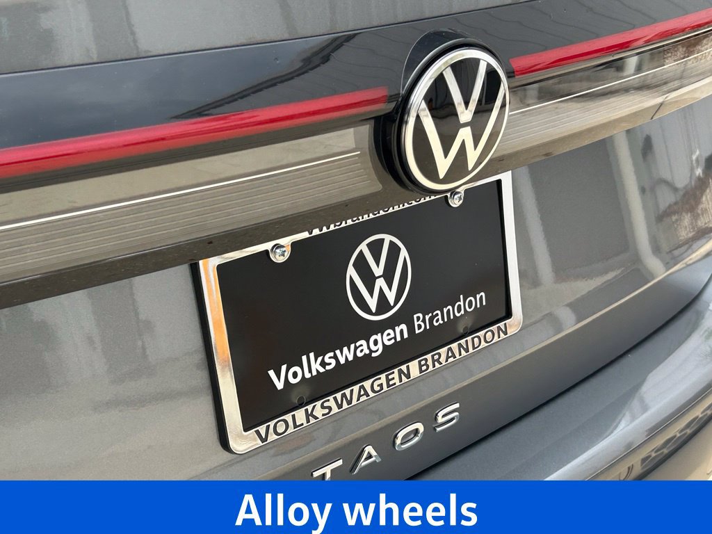 Certified 2026 Volkswagen Taos SE w/ Black Wheel Package FWD image 33