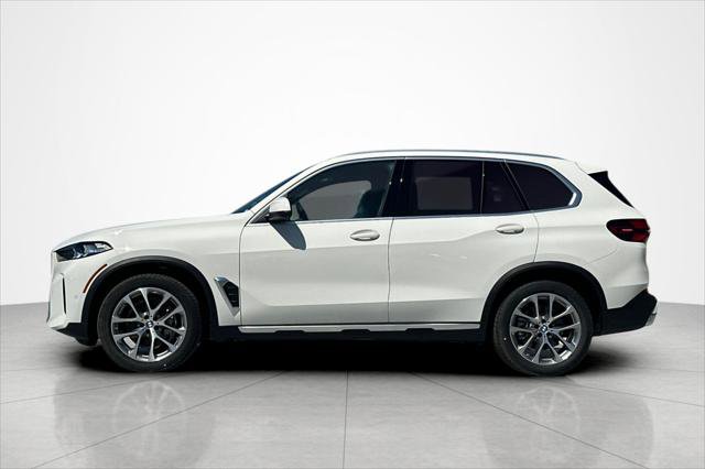 New 2026 BMW X5 xDrive40i w/ Premium Package AWD/4WD image 2