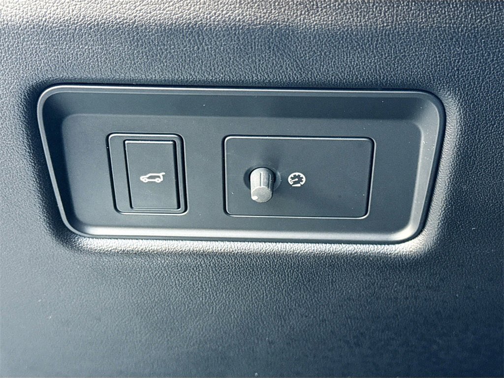 Used 2020 Land Rover Range Rover Sport HST image 11