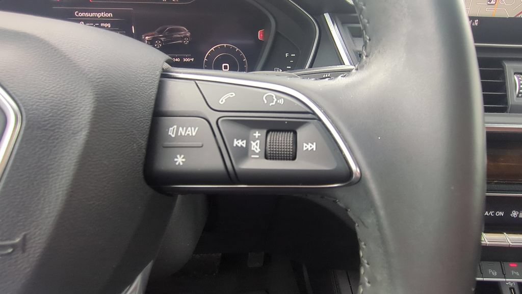 Used 2020 Audi Q5 e Prestige AWD/4WD image 22