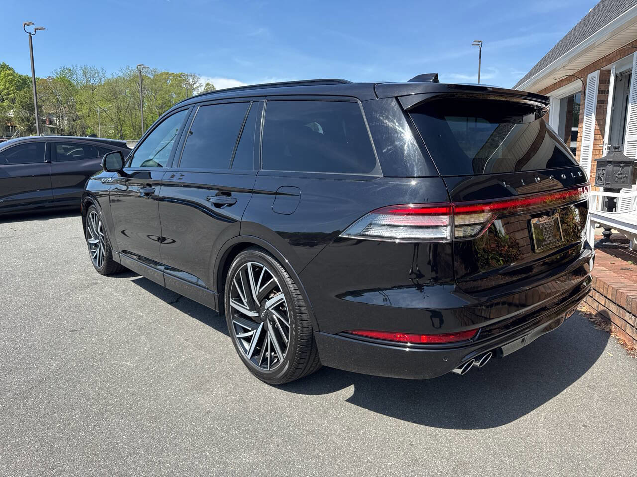 Used 2025 Lincoln Aviator Black Label w/ Jet Appearance Package AWD/4WD image 14