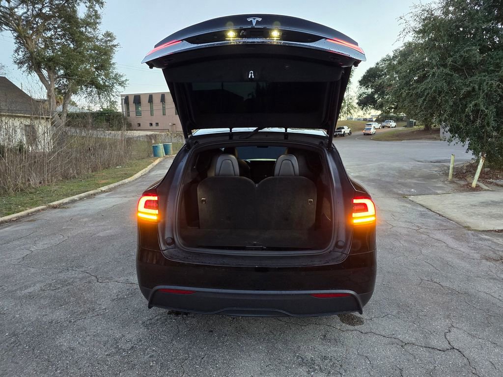 Used 2022 Tesla Model X Plaid image 15