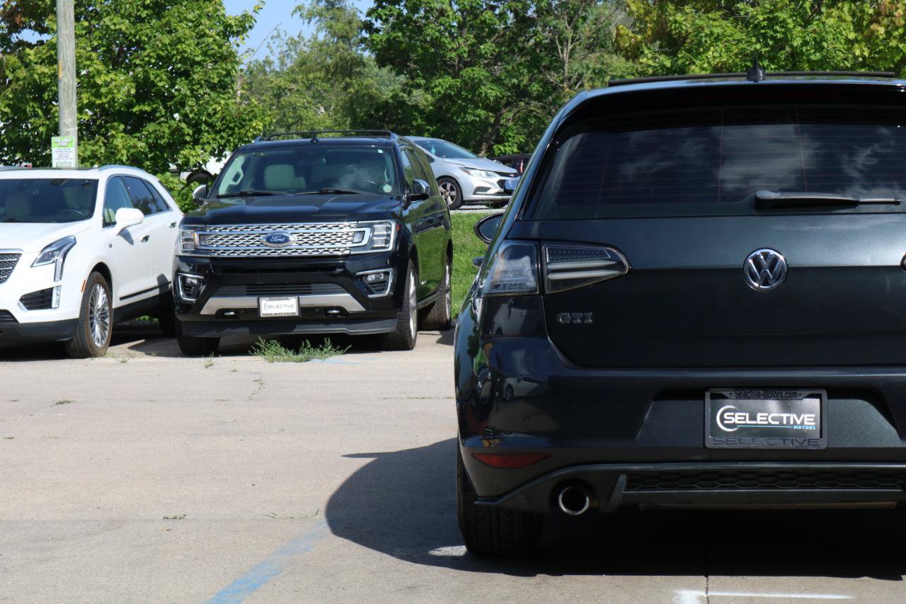 Used 2015 Volkswagen GTI SE w/ Lighting Package (SEL) FWD image 12