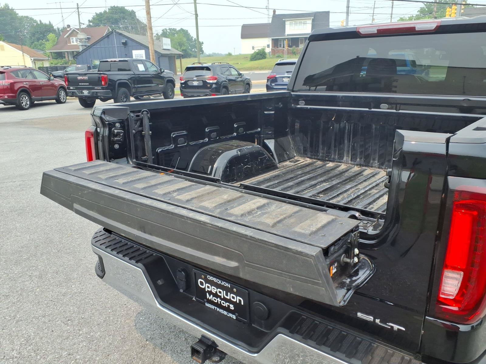 Used 2025 GMC Sierra 1500 SLT AWD/4WD image 7