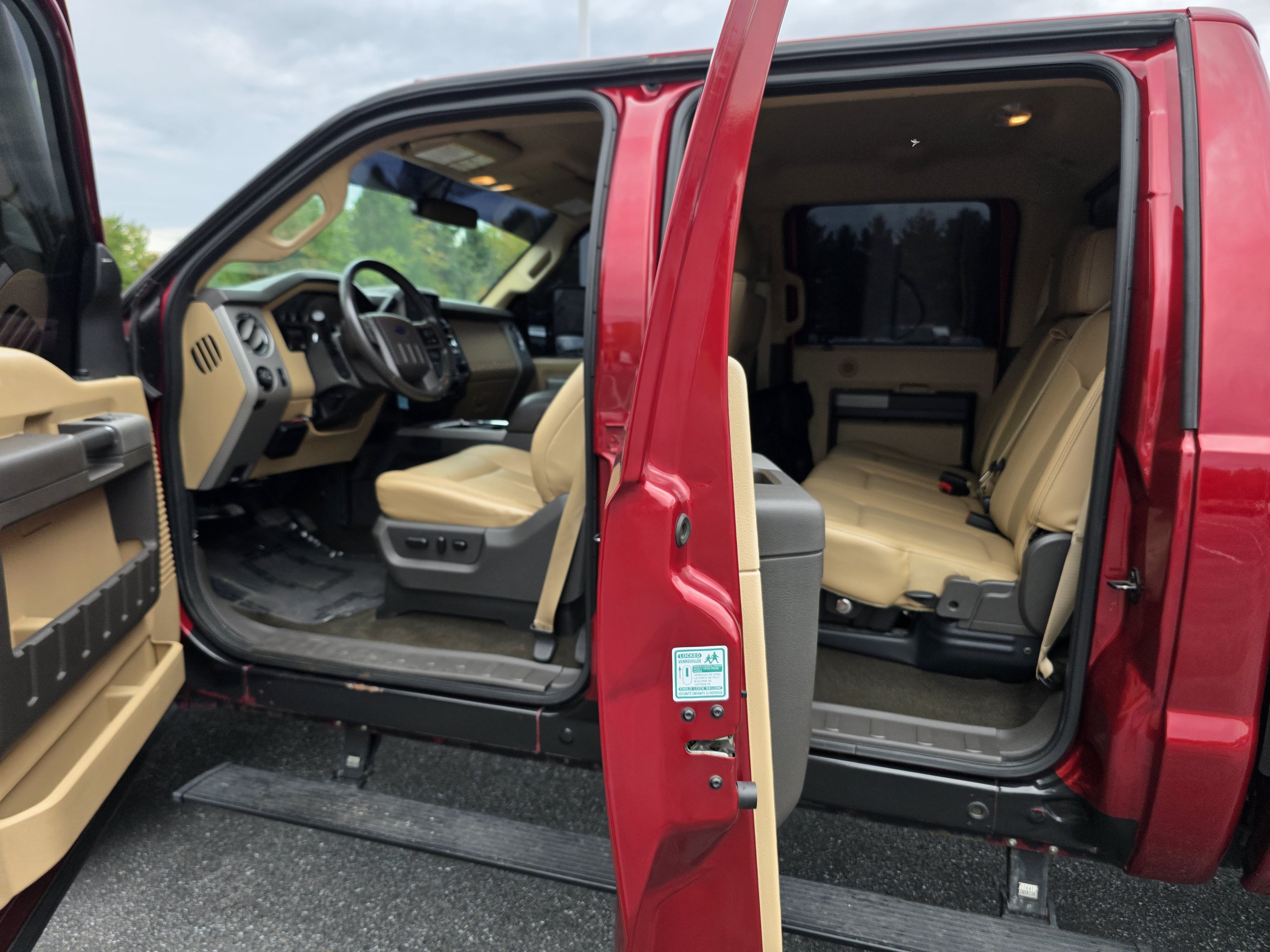 Used 2015 Ford F250 Lariat w/ Chrome Package AWD/4WD image 9