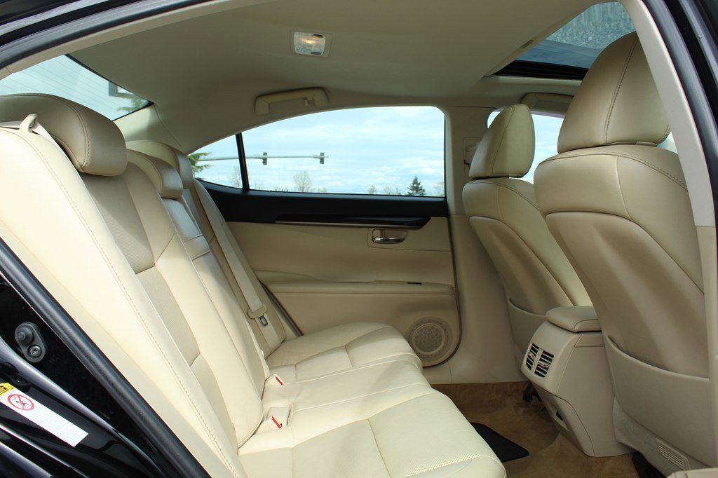 Used 2013 Lexus ES 350 w/ Luxury Pkg image 22