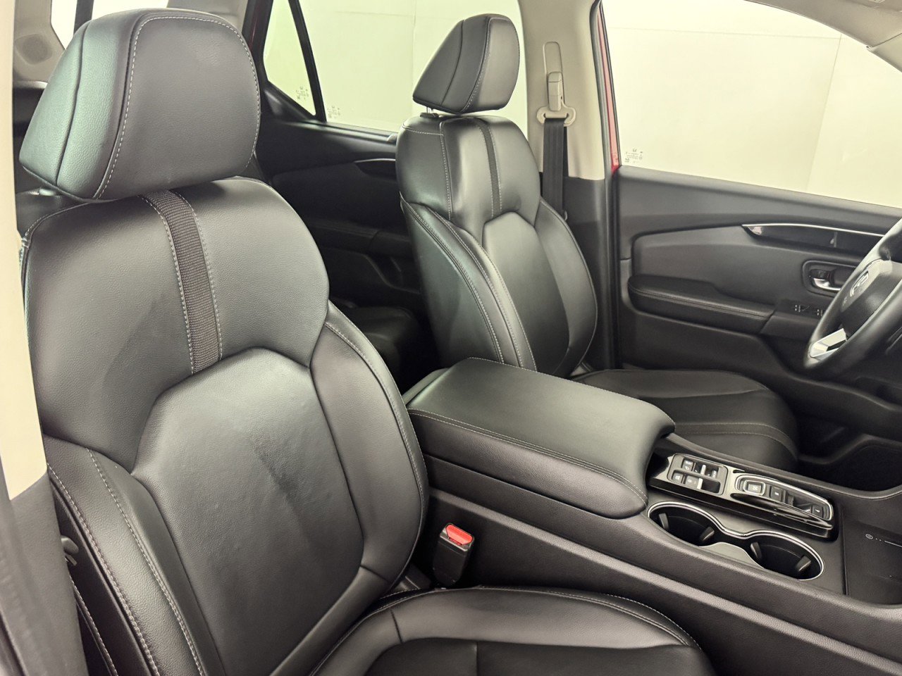 Used 2023 Honda Pilot Touring image 9