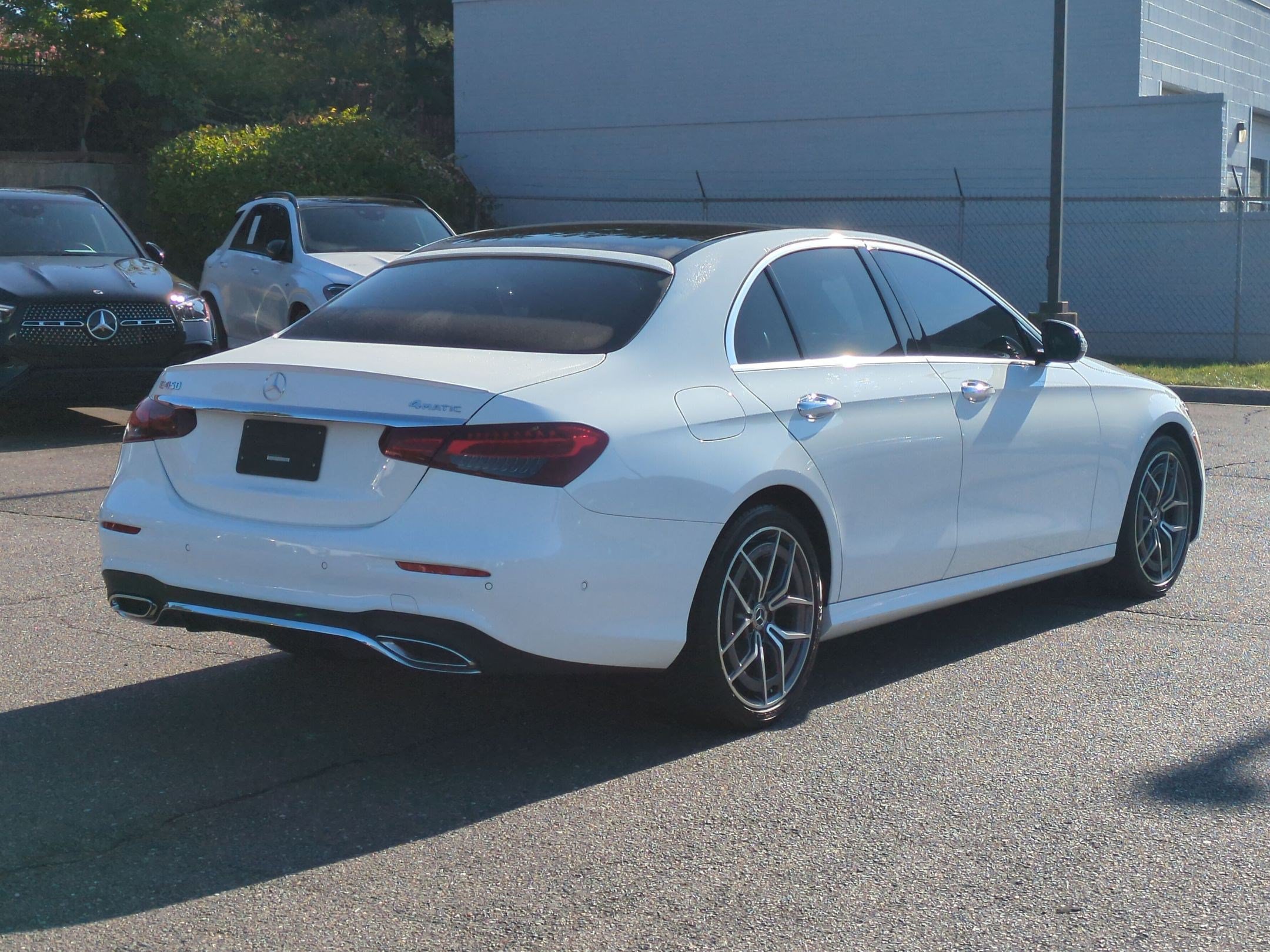 Used 2022 Mercedes-Benz E 450 4MATIC Sedan image 3