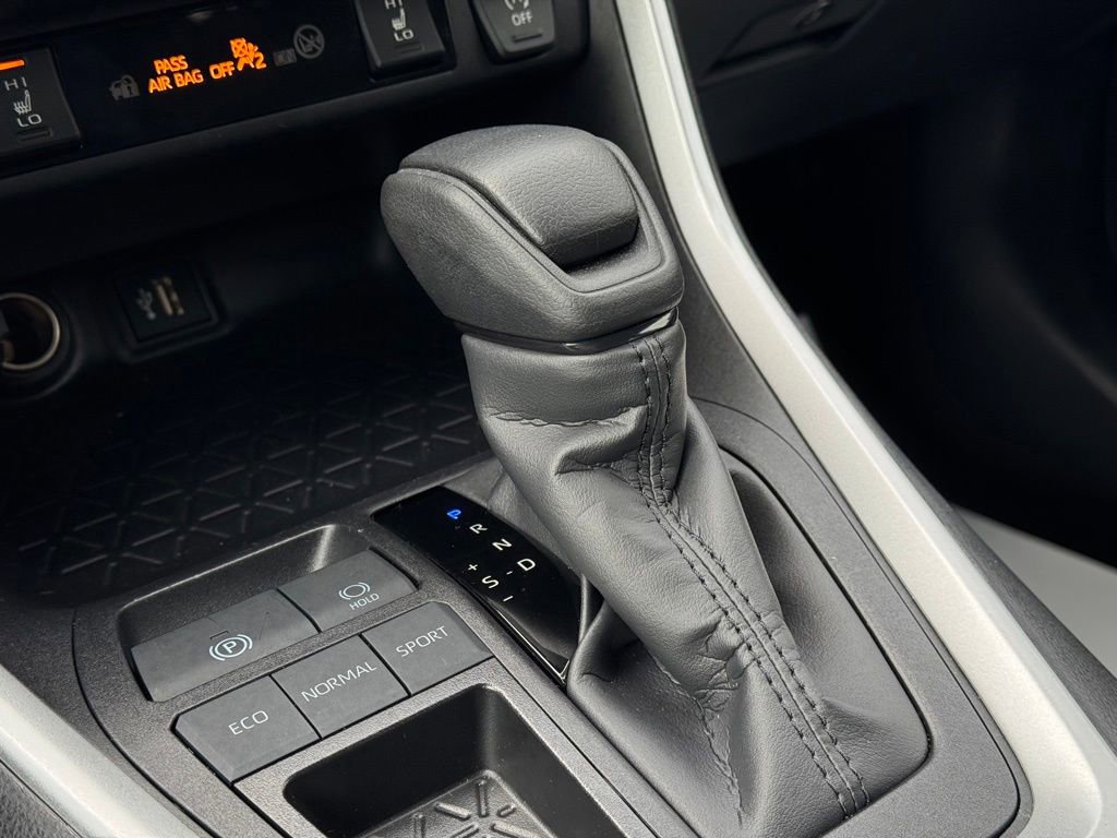 Certified 2025 Toyota RAV4 XLE image 36