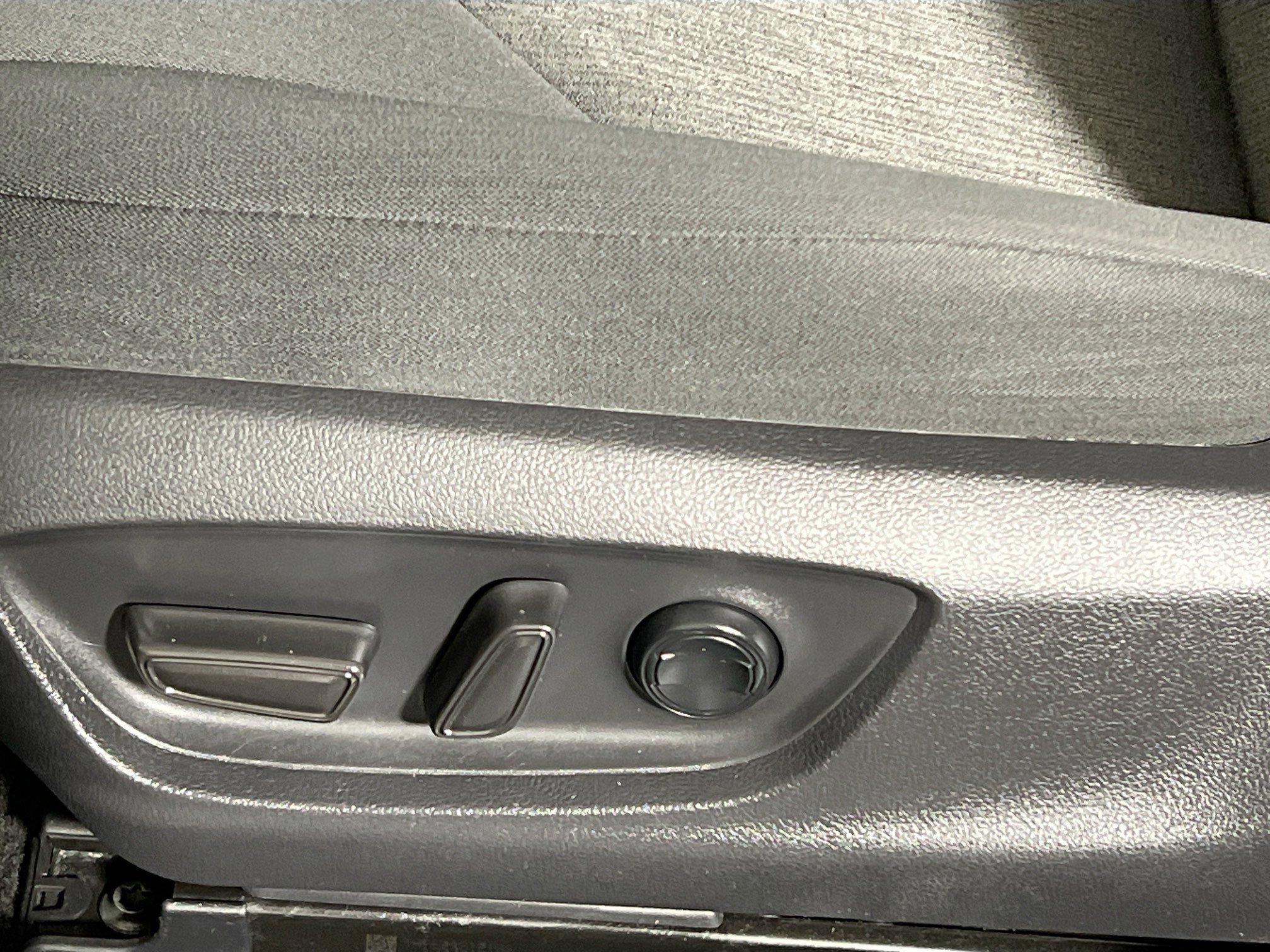 Used 2020 Toyota Camry LE image 15