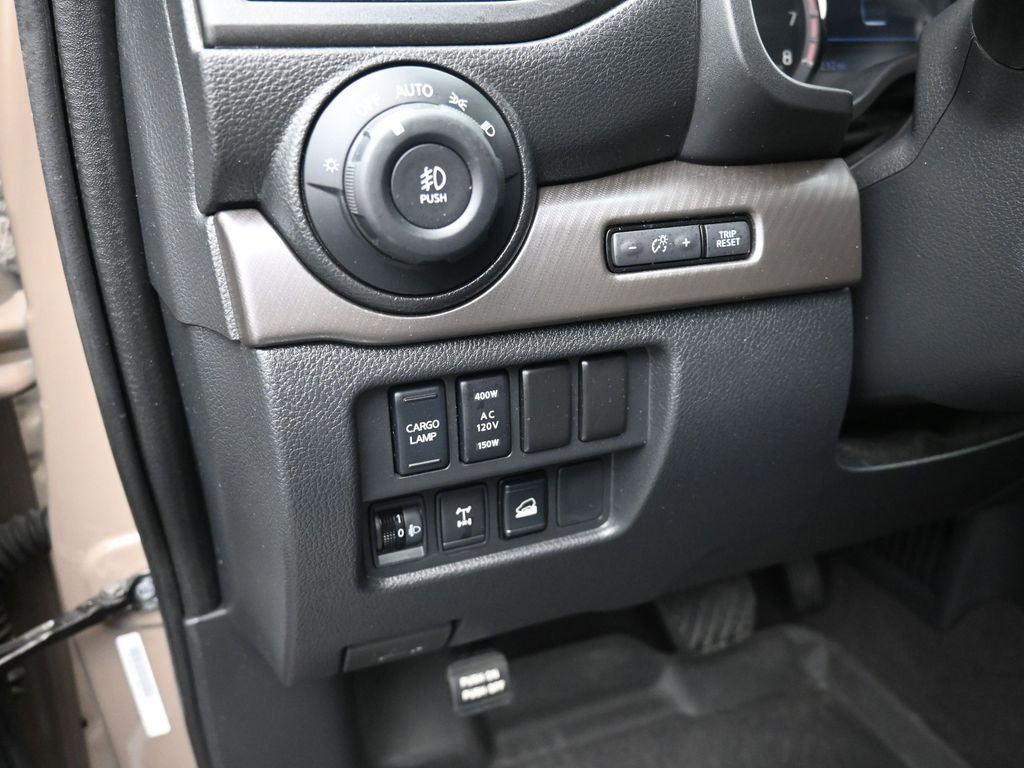 Used 2023 Nissan Titan PRO-4X w/ Pro-4x Convenience Package image 13