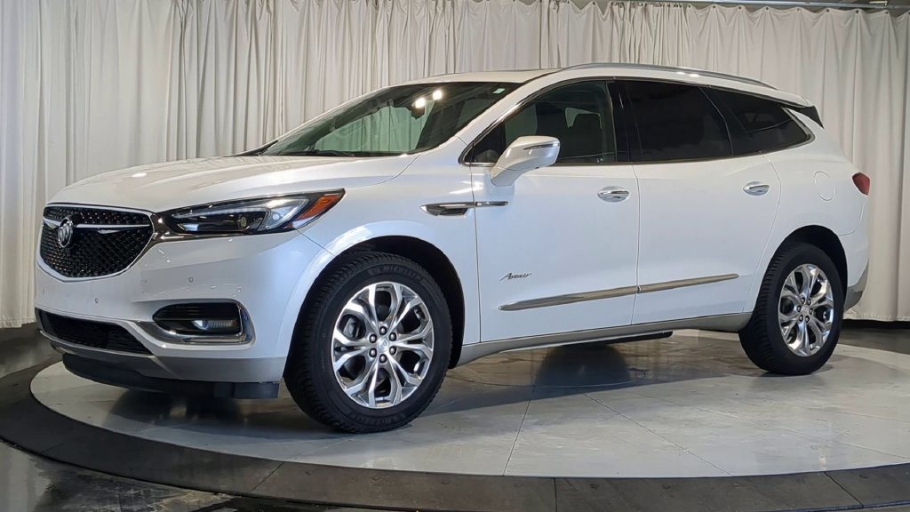 Used 2018 Buick Enclave Avenir w/ Avenir Technology Package AWD/4WD image 4